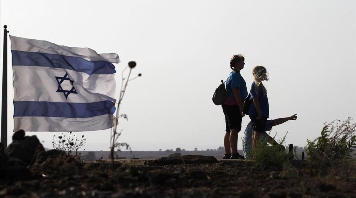 Ciudadanos israelís , en la colina Tal Saki, en los Altos del Golán. Ciudadanos israelís , en la colina Tal Saki, en los Altos del Golán.