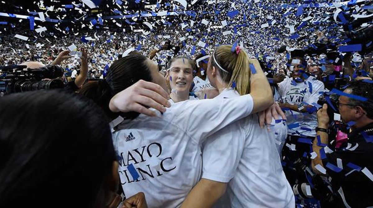 Las jugadoras de las Lynx celebran el triunfo de su equipo en el decisivo quinto partido de las finales de la WNBA. Las jugadoras de las Lynx celebran el triunfo de su equipo en el decisivo quinto partido de las finales de la WNBA.