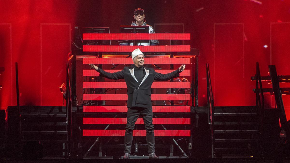 Pet Shop Boys abren el Primavera Sound con un exquisito aquelarre de hitos  pop