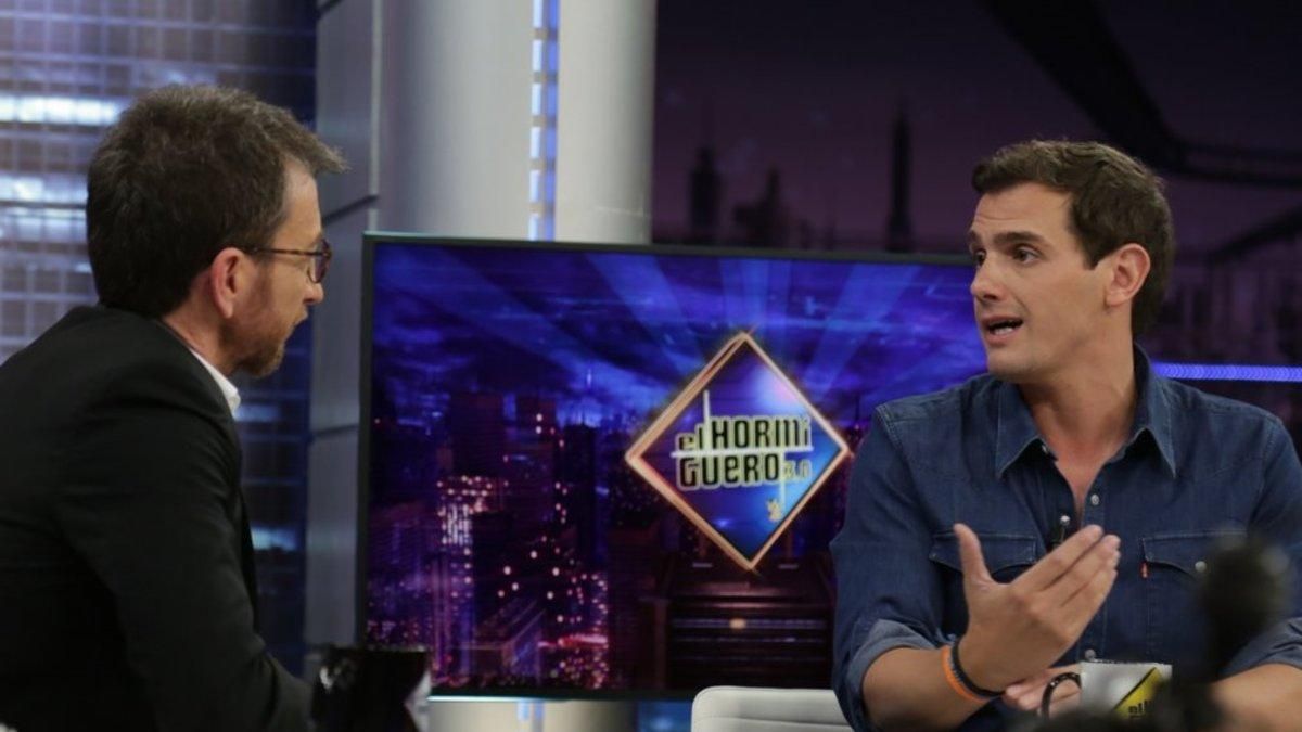 El dardo de Albert Rivera a Pablo Casado en 'El hormiguero': "Yo le podría ofrecer el Ministerio de universidades" El dardo de Albert Rivera a Pablo Casado en 'El hormiguero': "Yo le podría ofrecer el Ministerio de universidades"