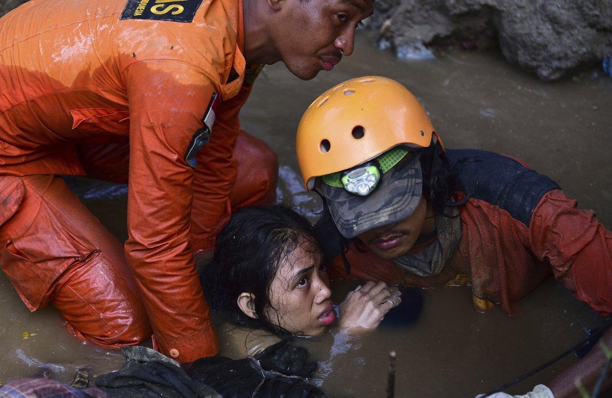El desastre también dejó de momento un mínimo de 540 heridos y de 16.732 desplazados.
