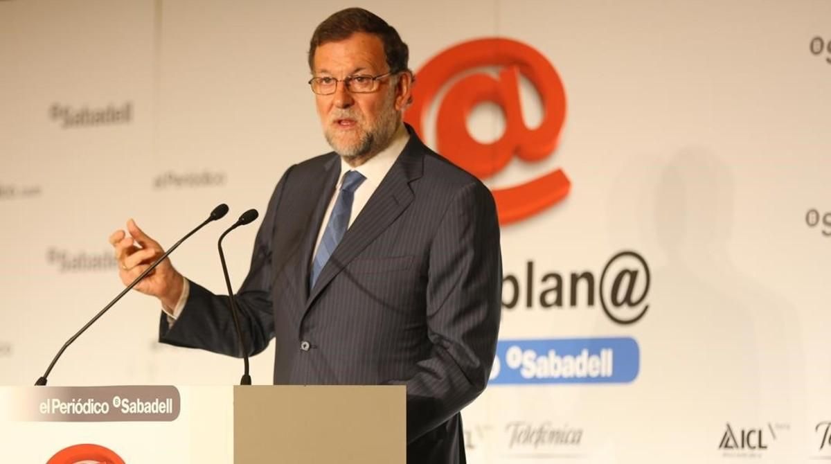 El presidente del Gobierno en funciones y candidato a la reelección del PP, Mariano Rajoy, durante su intervención en el foro Primera Plana de EL PERIÓDICO. El presidente del Gobierno en funciones y candidato a la reelección del PP, Mariano Rajoy, durante su intervención en el foro Primera Plana de EL PERIÓDICO.
