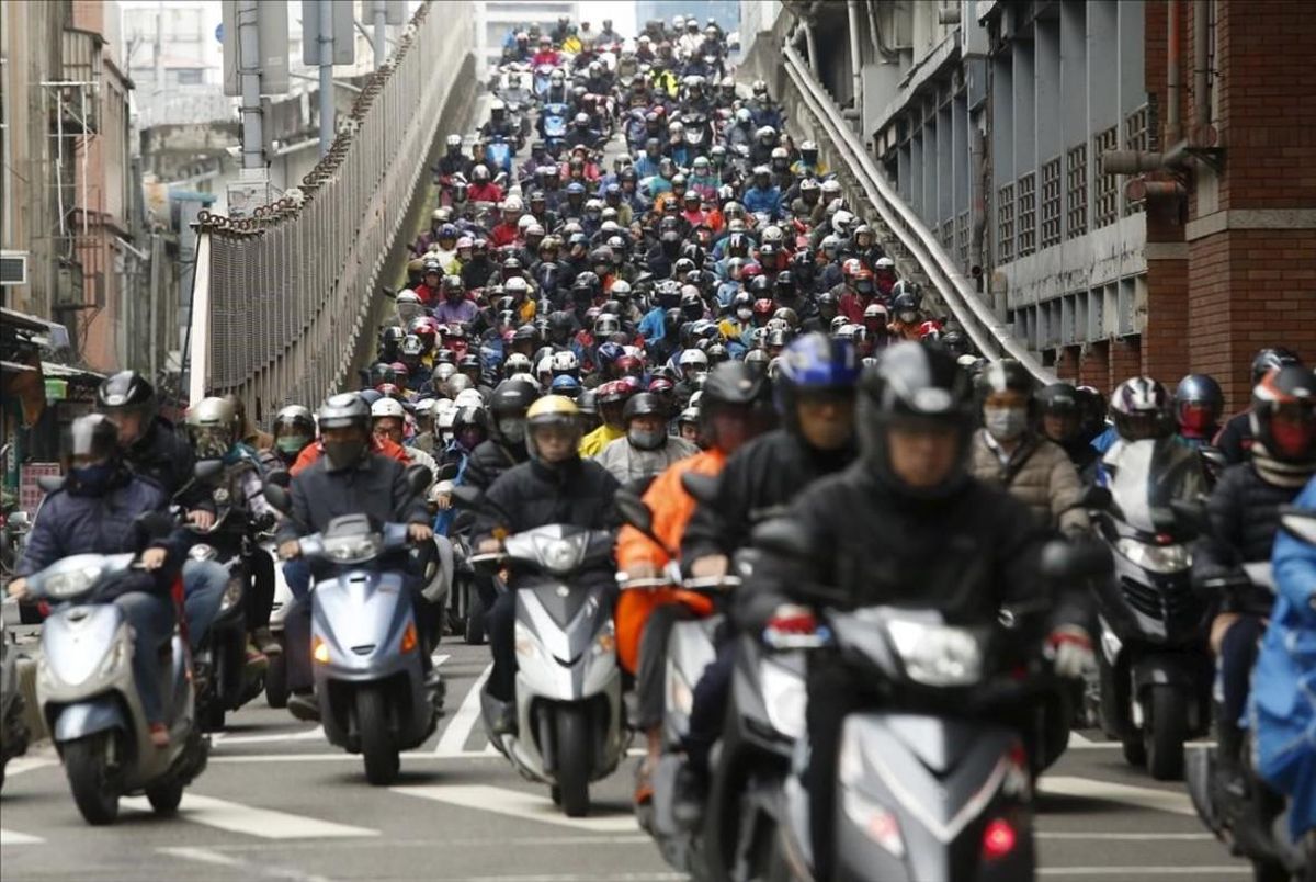 Hora punta de la mañana en Taipei, Taiwán. Hora punta de la mañana en Taipei, Taiwán.