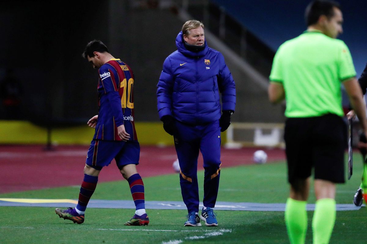 Messi abandona el estadio de La Cartuja tras ser expulsado. Messi abandona el estadio de La Cartuja tras ser expulsado.
