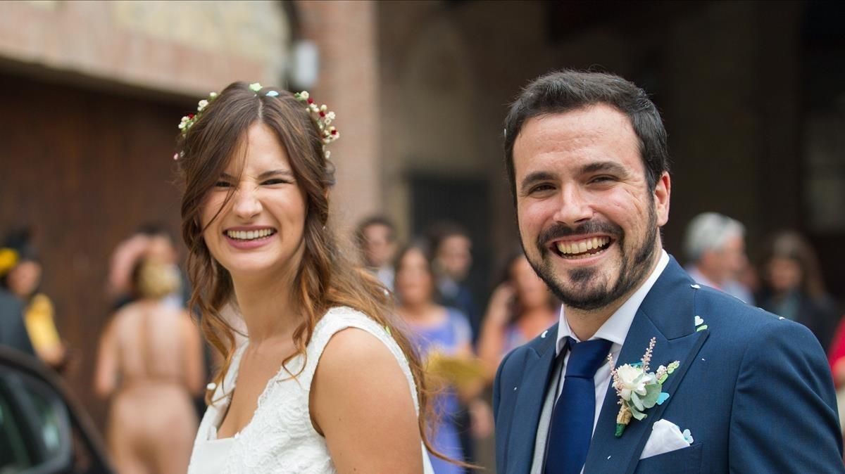 Alberto Garzón y Anna Ruiz, tras casarse. Alberto Garzón y Anna Ruiz, tras casarse.
