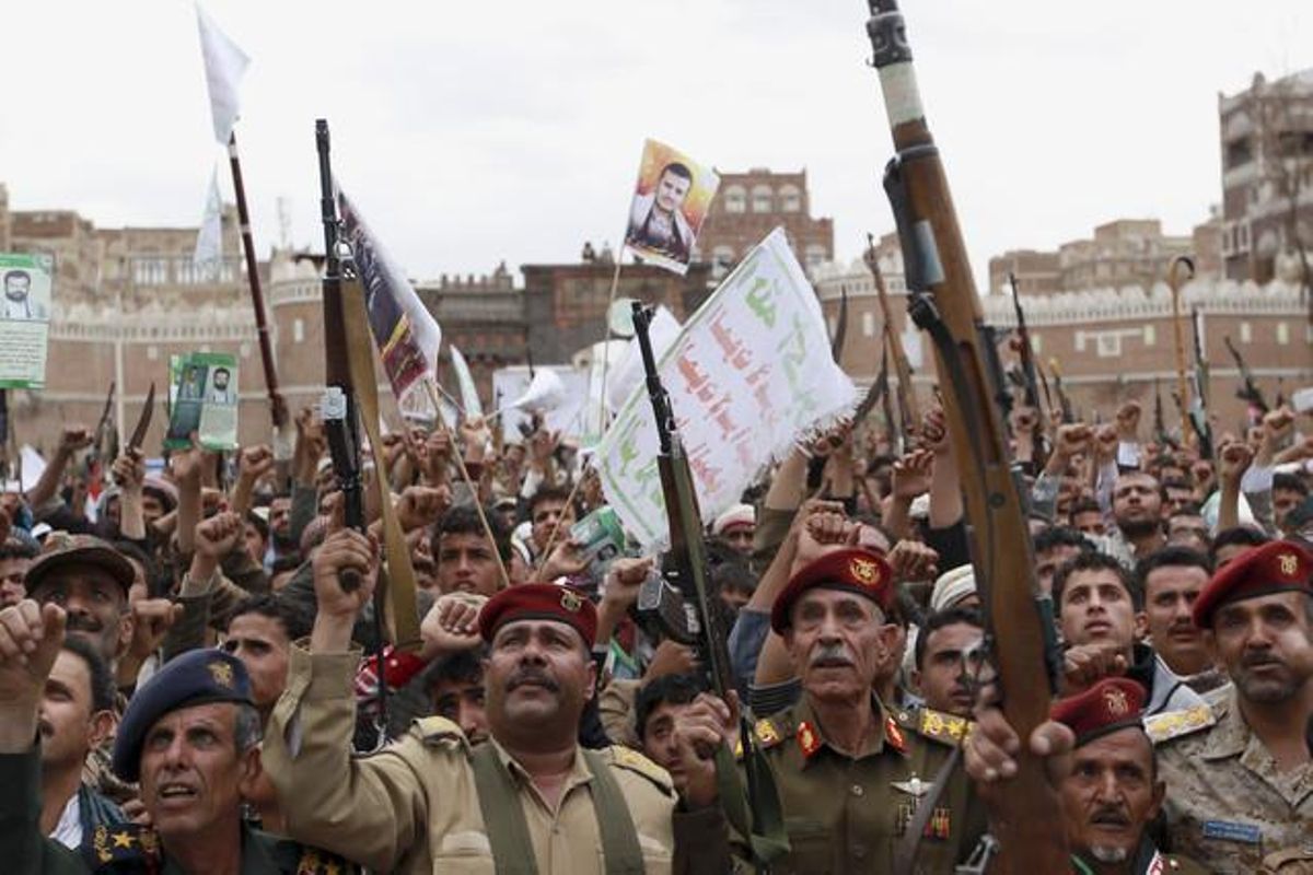 Los rebeldes chiís Huthis protestan en Saná contra los bombardeos de la coalición liderada por Arabia Saudita. Los rebeldes chiís Huthis protestan en Saná contra los bombardeos de la coalición liderada por Arabia Saudita.