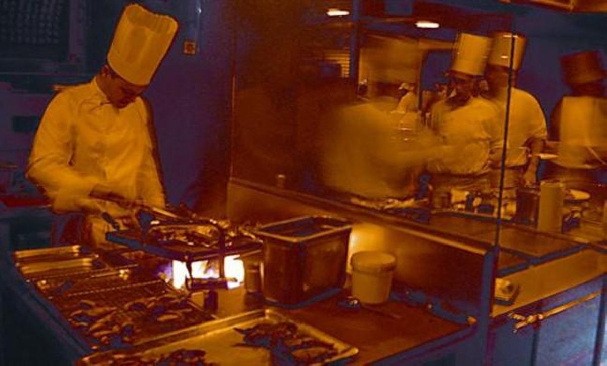 Una imagen de la cocina del restaurante Can Fabes el año 2004 Una imagen de la cocina del restaurante Can Fabes el año 2004
