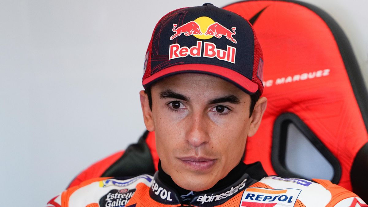 Marc Márquez, en el box del equipo Repsol Honda, en Jerez. Marc Márquez, en el box del equipo Repsol Honda, en Jerez.