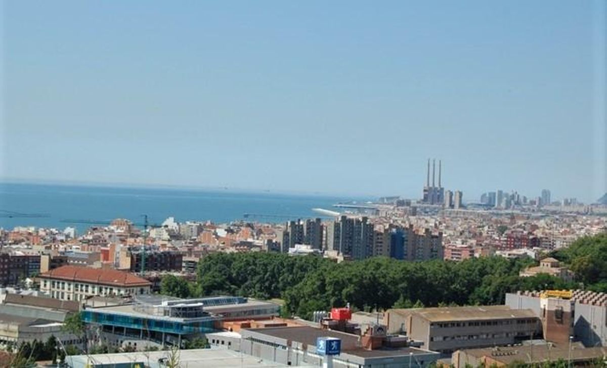 Vista aérea de Badalona. Vista aérea de Badalona.
