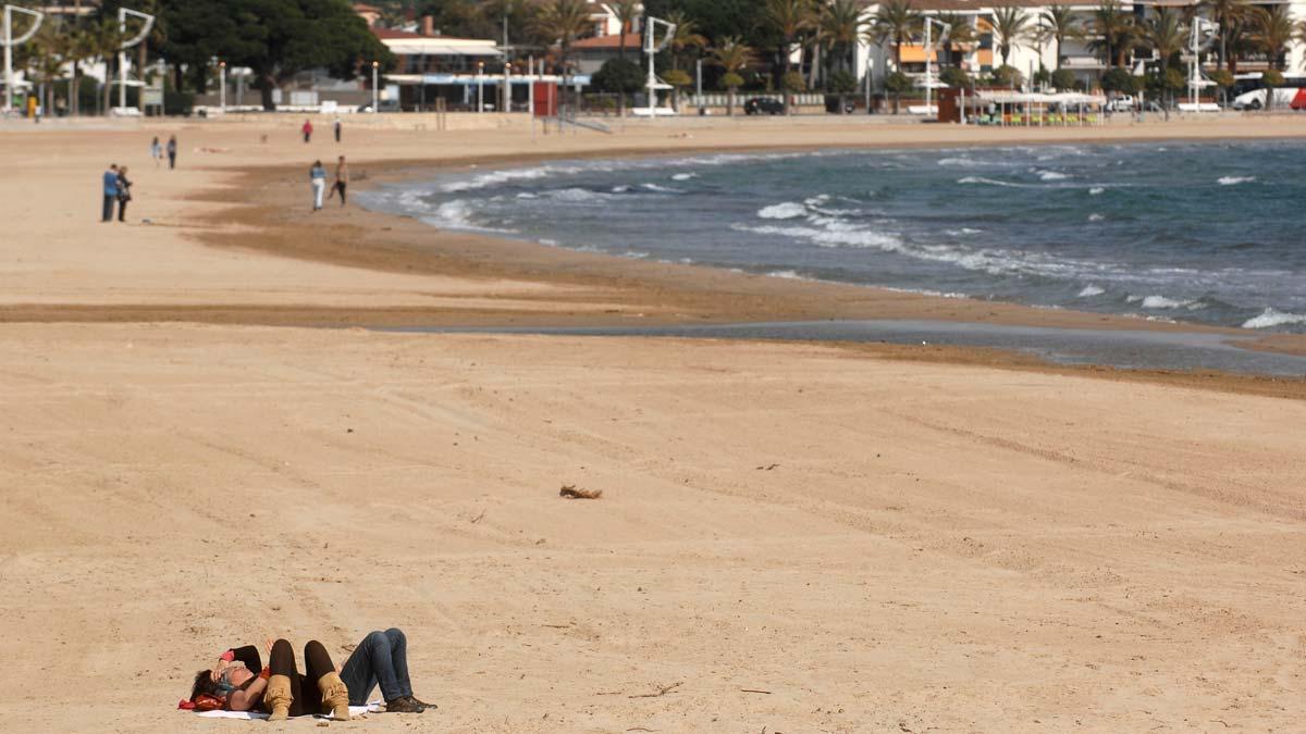 Cambrils: mor ofegat a la platja un home de 73 anys