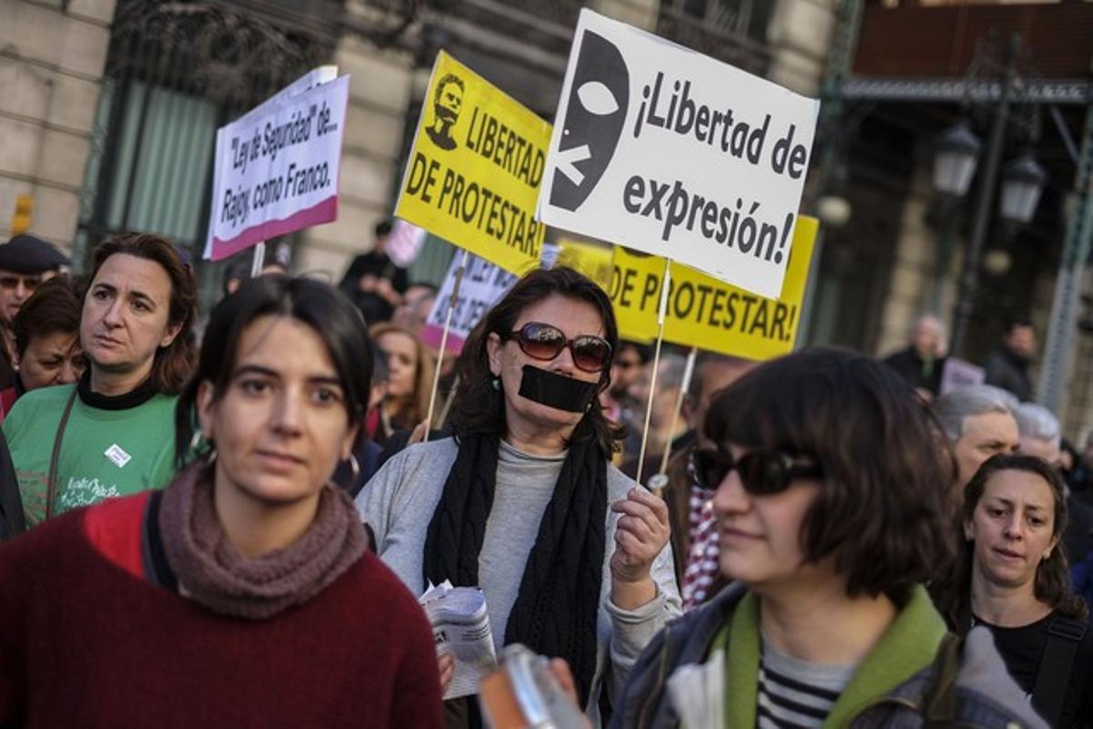Colectivos sociales piden apoyo en la UE contra la 'ley mordaza'