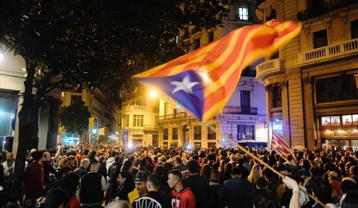 Encuesta CEO: El 'no' a la independencia de Catalunya roza el 50% y saca cinco puntos al 'sí' Encuesta CEO: El 'no' a la independencia de Catalunya roza el 50% y saca cinco puntos al 'sí'