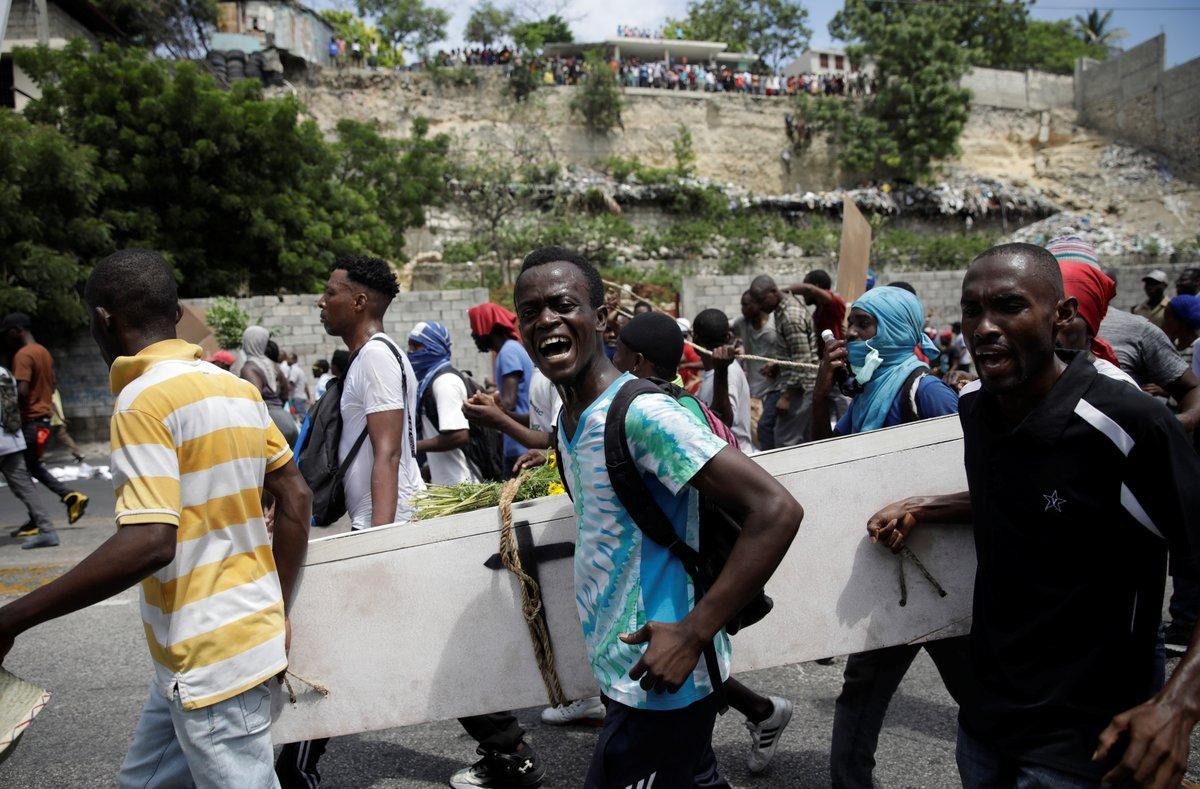Miles de haitianos protestan contra el régimen del presidente Jovenel Moise.