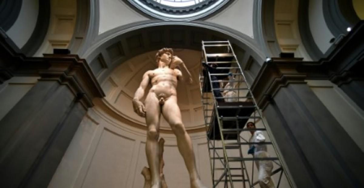 Una persona fotografía el ’David’ de Miguel Ángel, en la Galleria dell’Academia de Florencia, en febrero del 2016. Una persona fotografía el ’David’ de Miguel Ángel, en la Galleria dell’Academia de Florencia, en febrero del 2016.