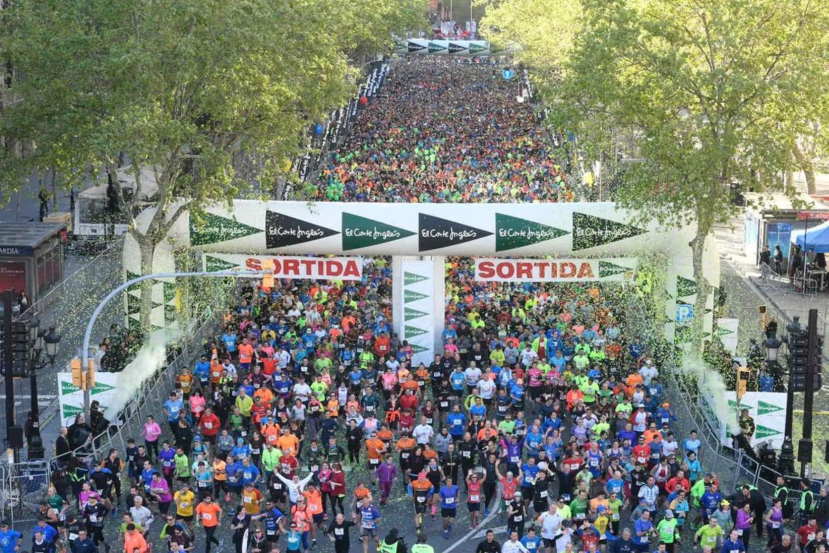 Más de 46.000 corredores inundan las calles de Barcelona con la 41ª Cursa de El Corte Inglés.