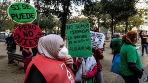 “La situación es insostenible”: protestas en L’Hospitalet por el funcionamiento de los Servicios Sociales