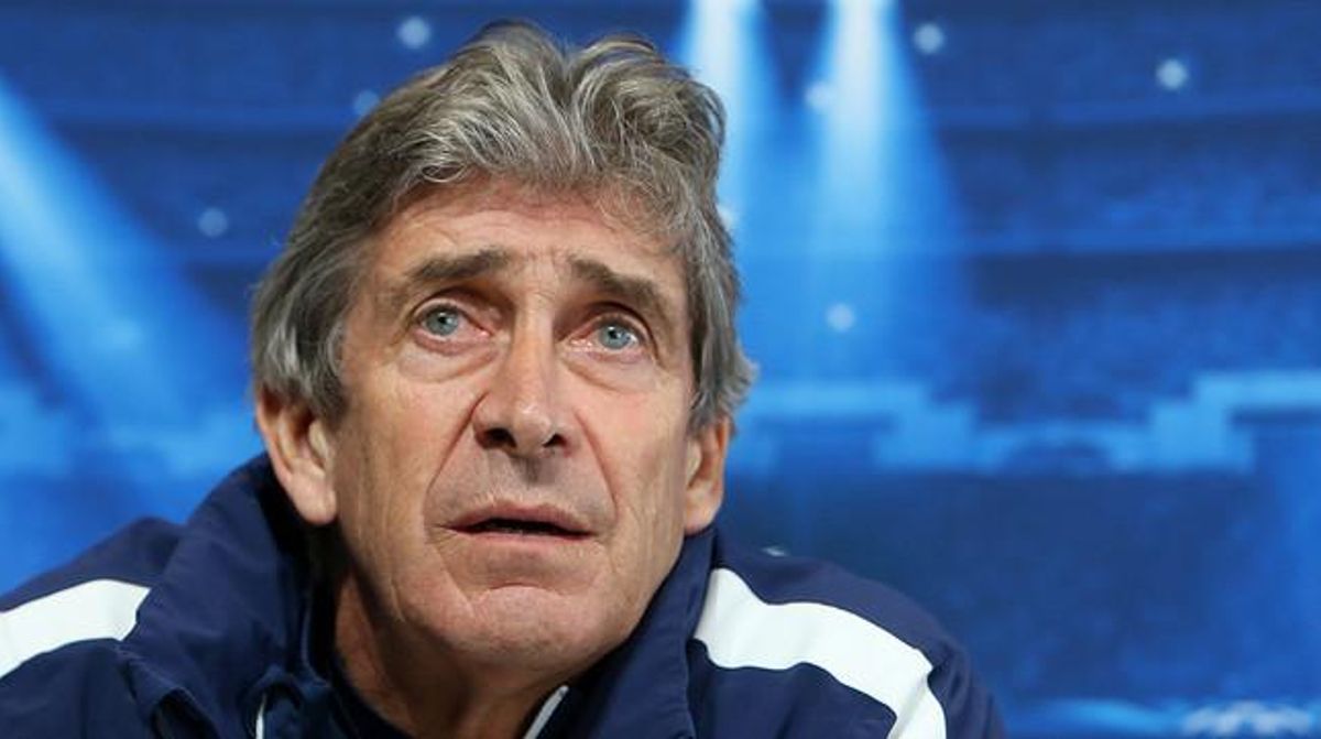 Manuel Pellegrini, entrenador del City, durante la rueda de prensa previa al partido contra en Barça de octavos de la Champions en Manchester. Manuel Pellegrini, entrenador del City, durante la rueda de prensa previa al partido contra en Barça de octavos de la Champions en Manchester.