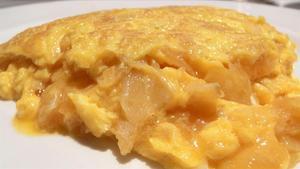 Betanzos, capital de la tortilla de patatas, tacha la cebolla de su receta