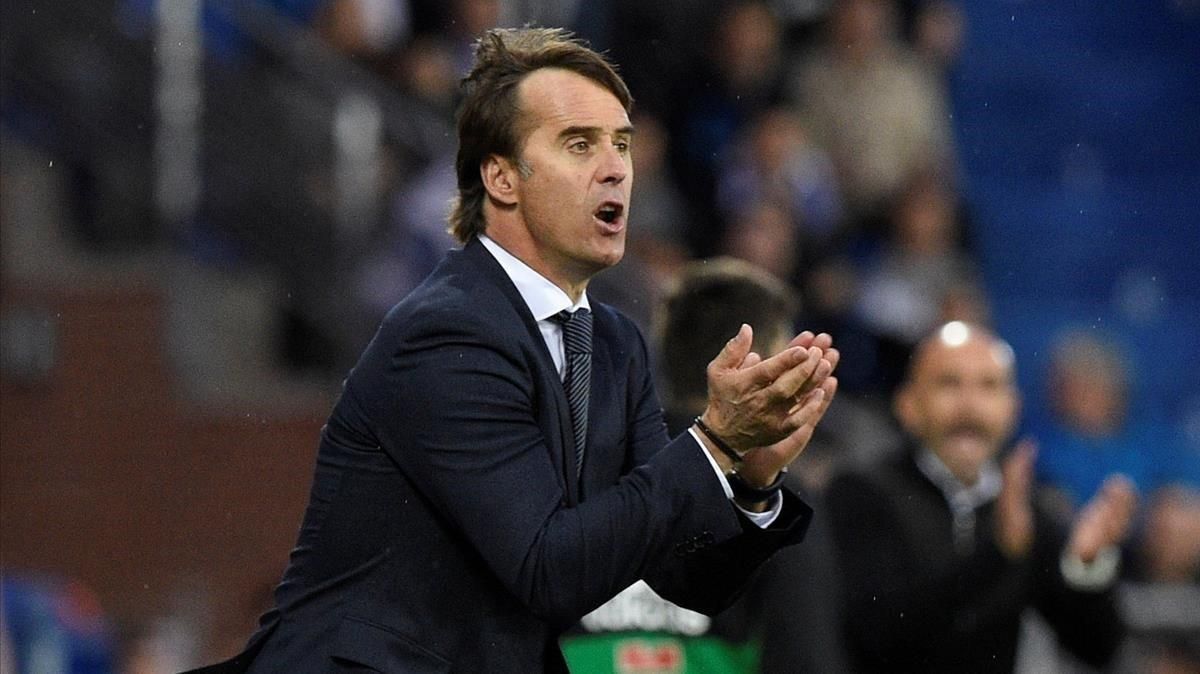 Lopetegui intenta animar a sus jugadores en Mendizorroza durante el Alavés-Madrid. Lopetegui intenta animar a sus jugadores en Mendizorroza durante el Alavés-Madrid.