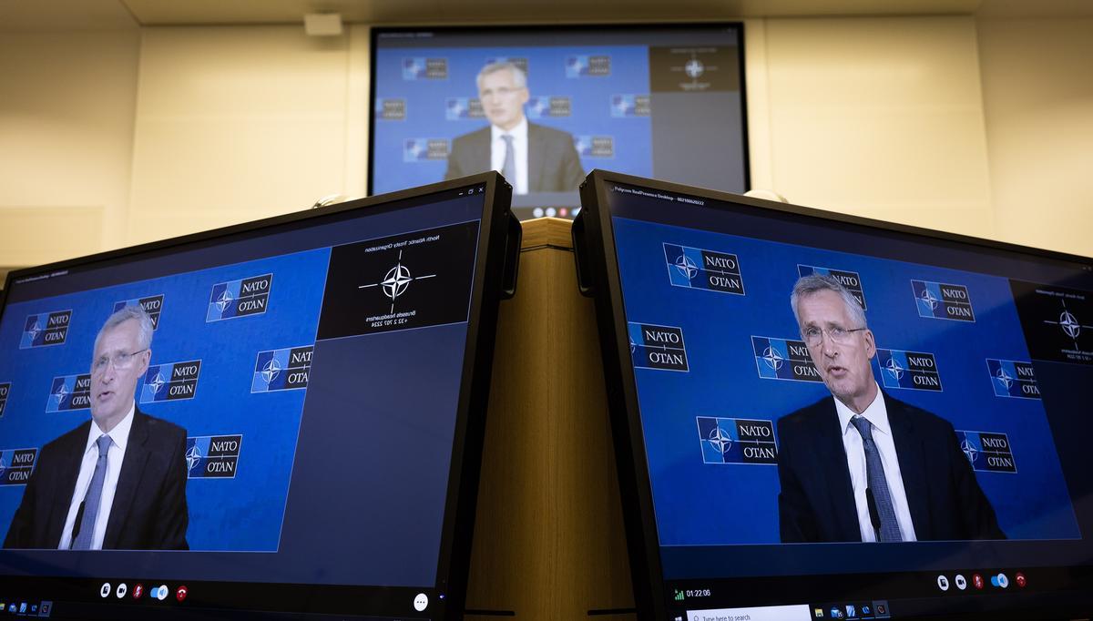 Jens Stoltenberg, secretario general de la OTAN, participa por videoconferencia en el Bucarest 9 Summit el pasado 9 de junio.