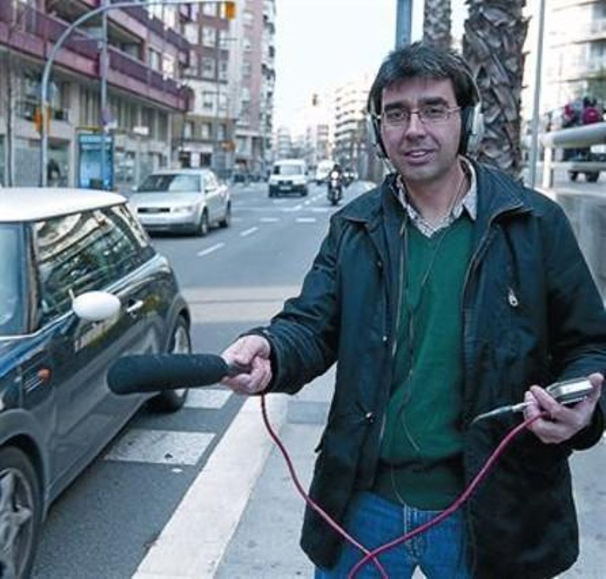 Albert Murillo: «Fue eso lo que me salió hacer: salir a la calle a grabar sonidos» Albert Murillo: «Fue eso lo que me salió hacer: salir a la calle a grabar sonidos»
