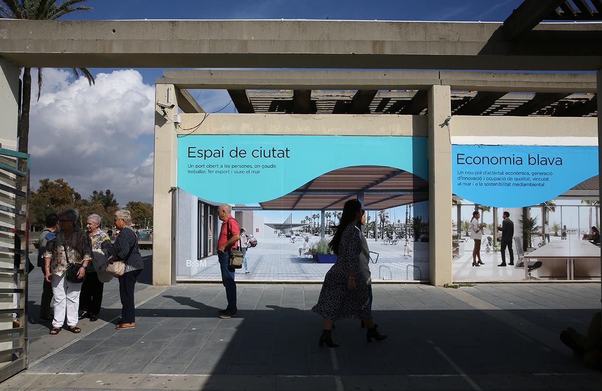 Espacio donde se construirá el futuro ’balcón gastronómico’ del Port Olímpic, en Barcelona.