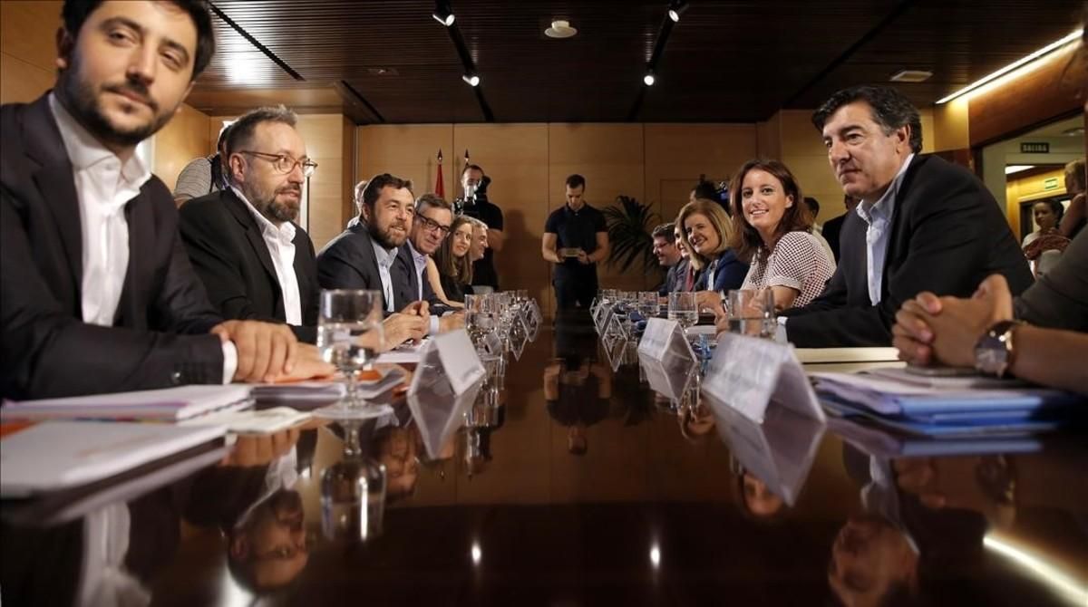 Reunion de los equipos negociadores del Partido Popular y de Ciudadanos en el Congreso de los Diputados. Reunion de los equipos negociadores del Partido Popular y de Ciudadanos en el Congreso de los Diputados.