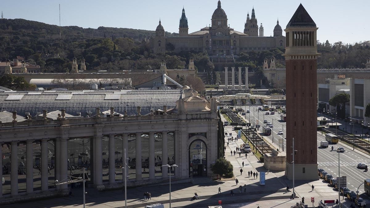 El Palacio de comunicaciones y Transportes de la Fira de Barcelona. El Palacio de comunicaciones y Transportes de la Fira de Barcelona.