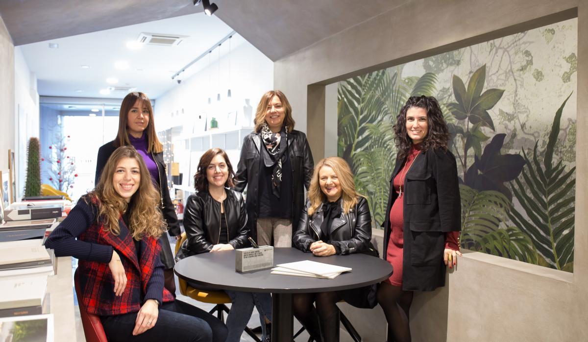 De izquierda a derecha: Iris Puig, Sara Arderiu, Júlia Camats, Montse Pujol, Irene Plana, Míriam Sánchez