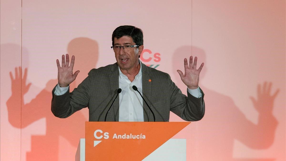 El candidato de Ciudadanos a la Junta de Andalucía, Juan Marín, en un mitin en Linares.