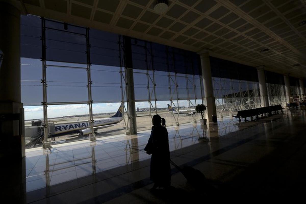 El Aeropuerto De Barcelona Bate El Récord Anual De Pasajeros