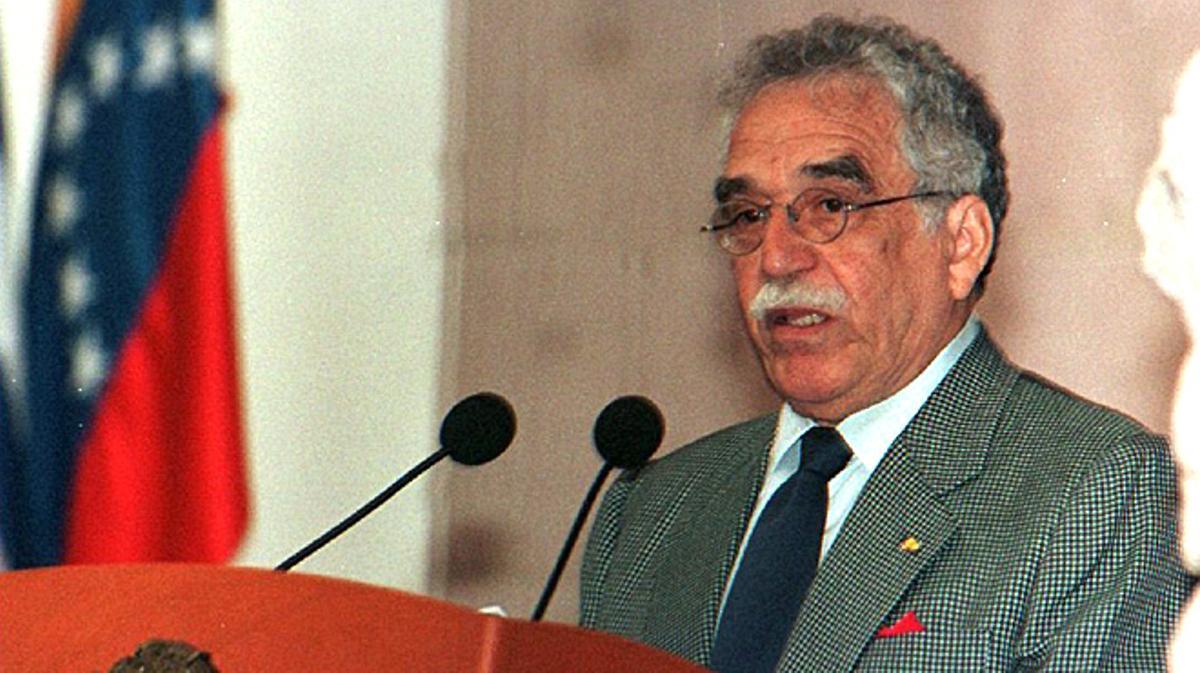 Simplifiquemos la gramática antes de que la gramática termine por simplificarnos a nosotros, propuso García Márquez en el congreso de la lengua de Zacatecas en 1997.
