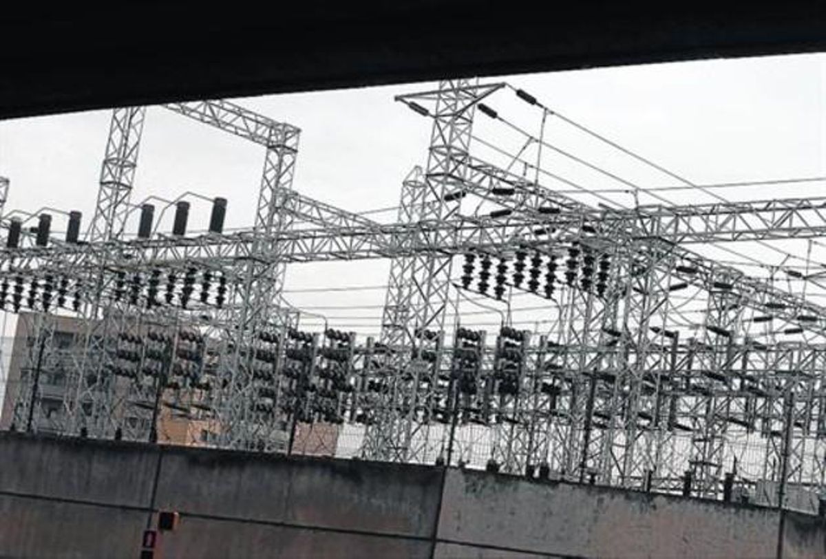 Tendido eléctrico de Endesa en Barcelona. Tendido eléctrico de Endesa en Barcelona.