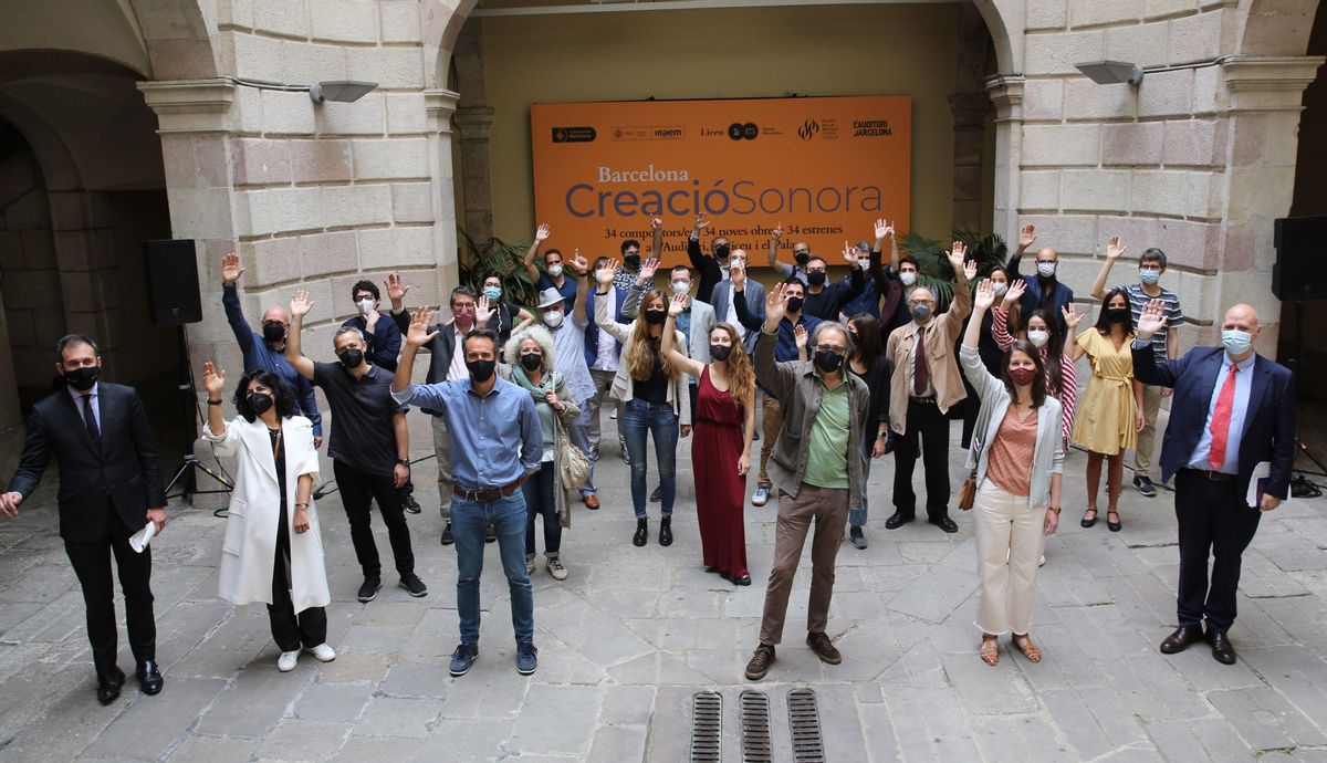 Representantes del Auditori, Liceu, del Palau de la Música y del Icub con algunos de los compositores de la primera edición de Barcelona Creació Sonora, en la Virreina. Representantes del Auditori, Liceu, del Palau de la Música y del Icub con algunos de los compositores de la primera edición de Barcelona Creació Sonora, en la Virreina.