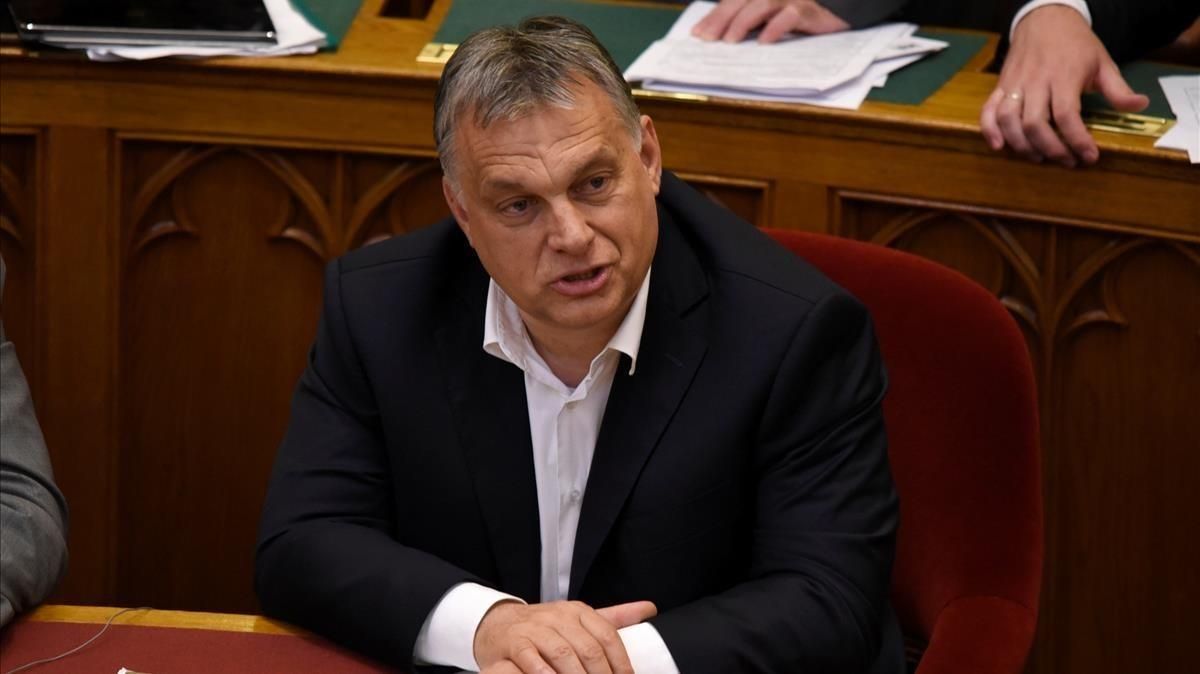 El primer ministro de Hungría, Viktor Orbán, durante el debate en el Parlamento. El primer ministro de Hungría, Viktor Orbán, durante el debate en el Parlamento.