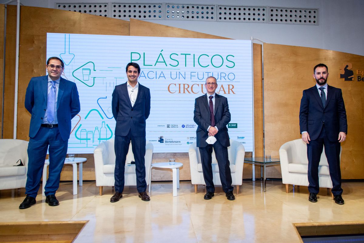Armando Huerta, director de Comunicación de Prensa Ibérica, Jorge García, innovation Specialist de The Circular Lab; Jordi Simón, responsable bios de BASF; Óscar Hernández, director General de ANARPLA Armando Huerta, director de Comunicación de Prensa Ibérica, Jorge García, innovation Specialist de The Circular Lab; Jordi Simón, responsable bios de BASF; Óscar Hernández, director General de ANARPLA