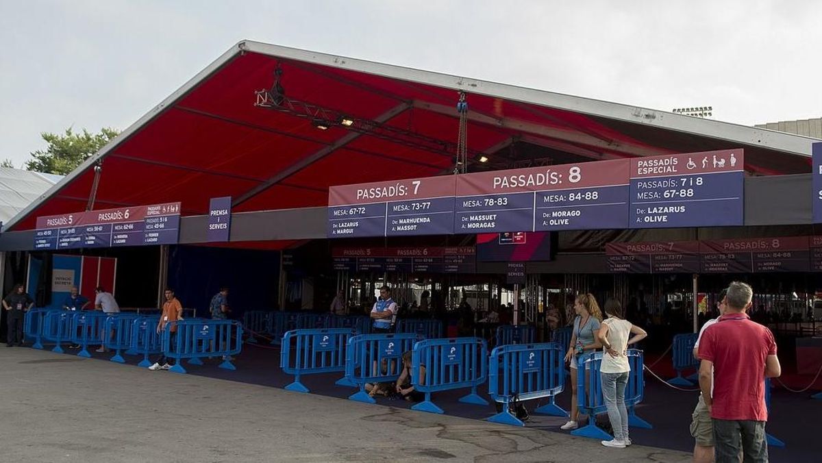 Votación en el Camp Nou en unas elecciones pasadas. Votación en el Camp Nou en unas elecciones pasadas.
