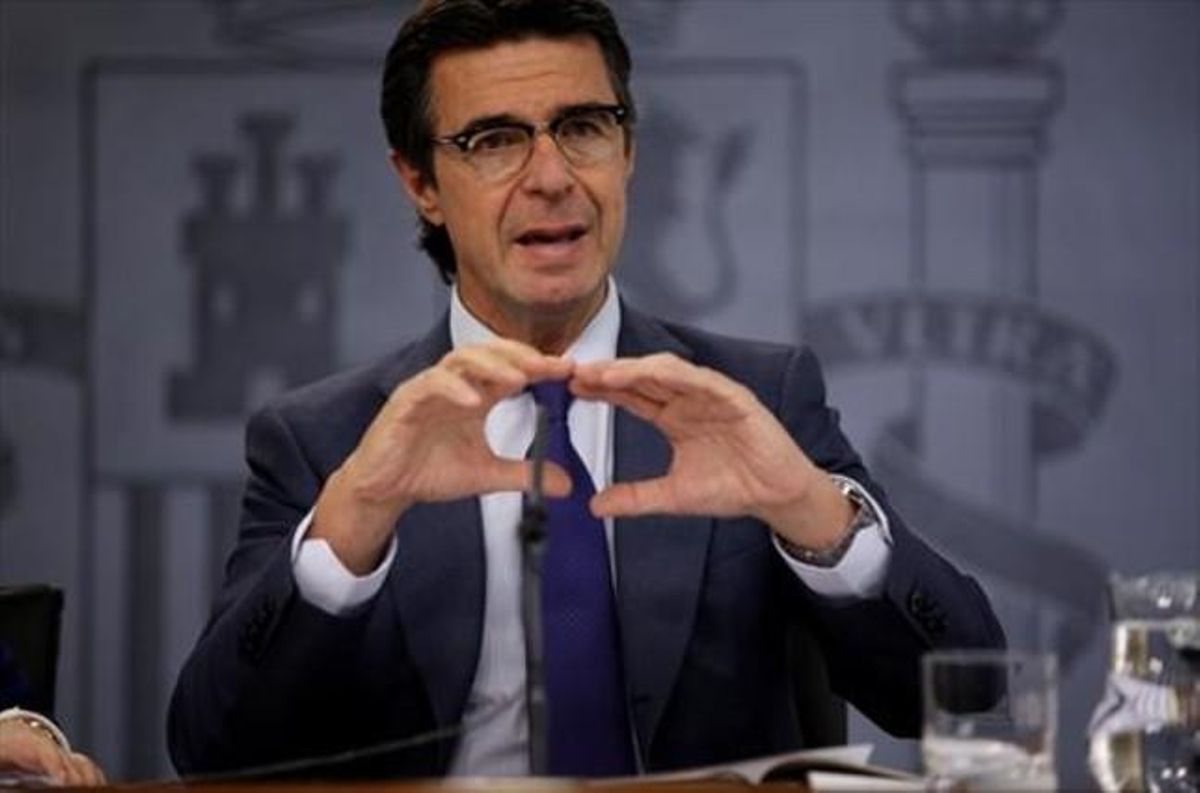 El ministro José Manuel Soria, en una rueda de prensa posterior al Consejo de Ministros. El ministro José Manuel Soria, en una rueda de prensa posterior al Consejo de Ministros.