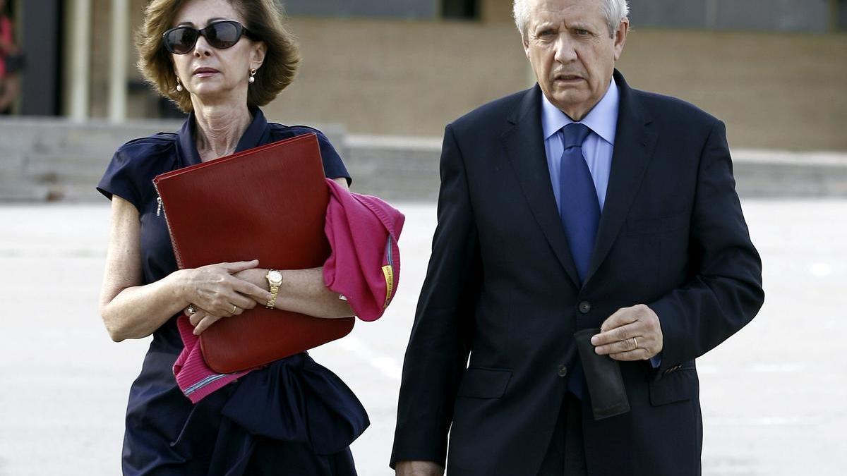 Los investigados por presionar al exabogado de Bárcenas buscaban pruebas para amenazarle con su detención