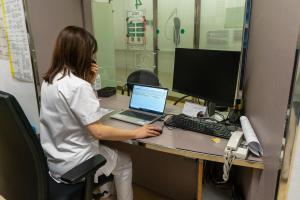 El pódcast de El Periódico: Cinco días sin acceso a ordenadores en el Hospital Clínic