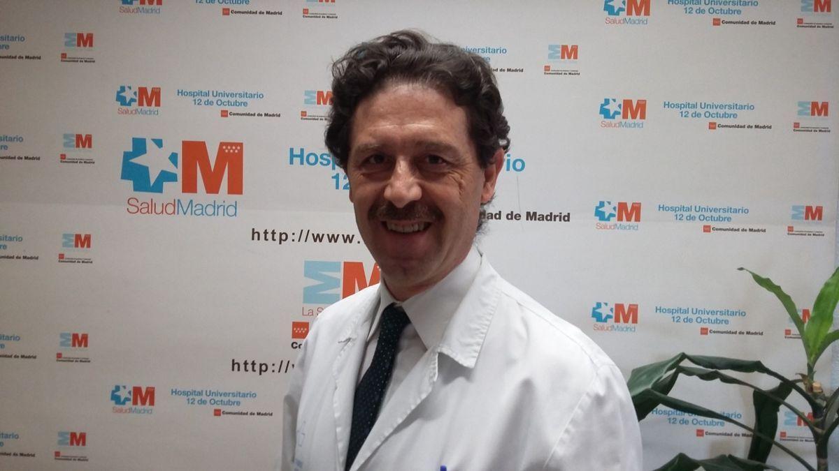 El doctor Pablo Ortiz, jefe de Dermatología del 12 de Octubre.