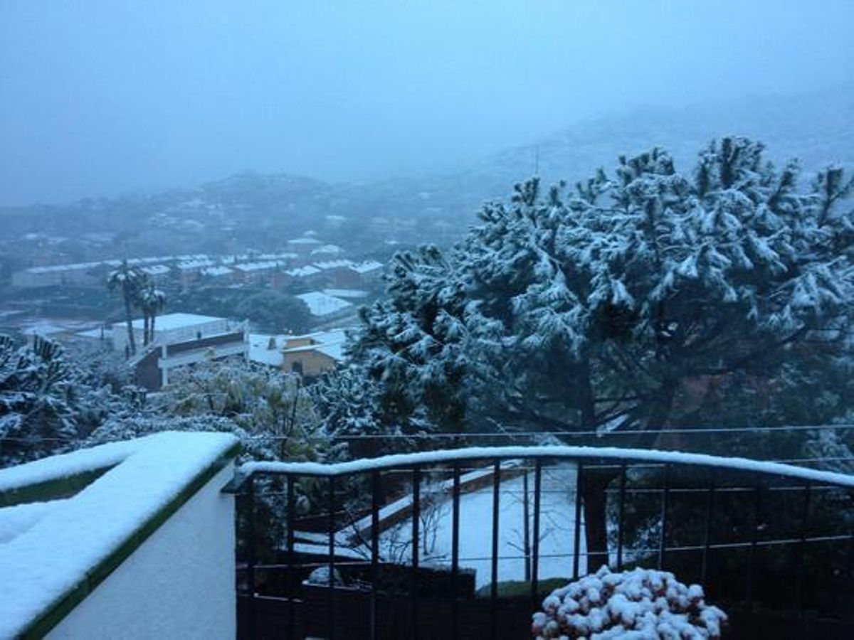 Postal de nieve en Premià de Dalt, este sábado. Postal de nieve en Premià de Dalt, este sábado.
