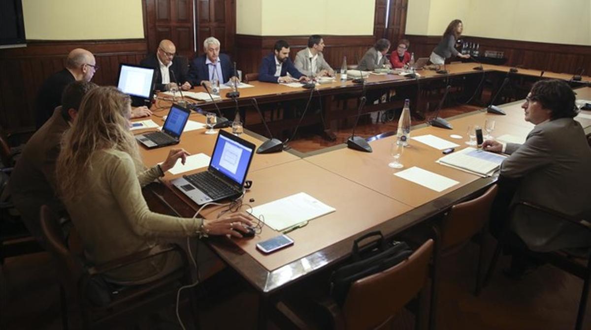 Reunión de la ponencia de la ley electoral catalana, el 17 de abril del 2015 en el Parlament. Reunión de la ponencia de la ley electoral catalana, el 17 de abril del 2015 en el Parlament.