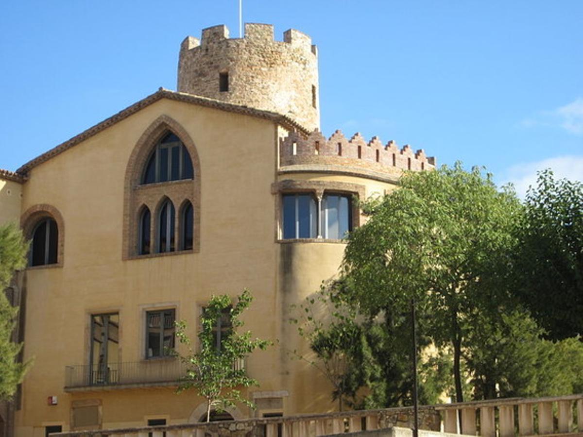 La Torre Balldovina en Santa Coloma de Gramenet, también conocida como Torre Sagarra.