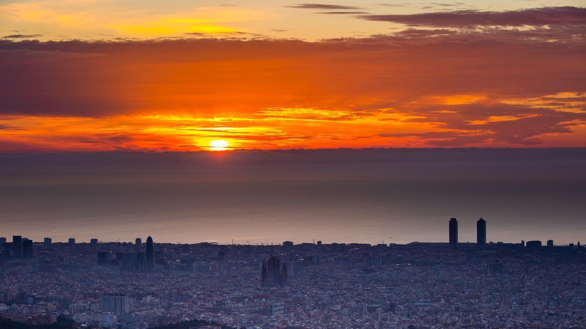 Salida del sol en Barcelona.