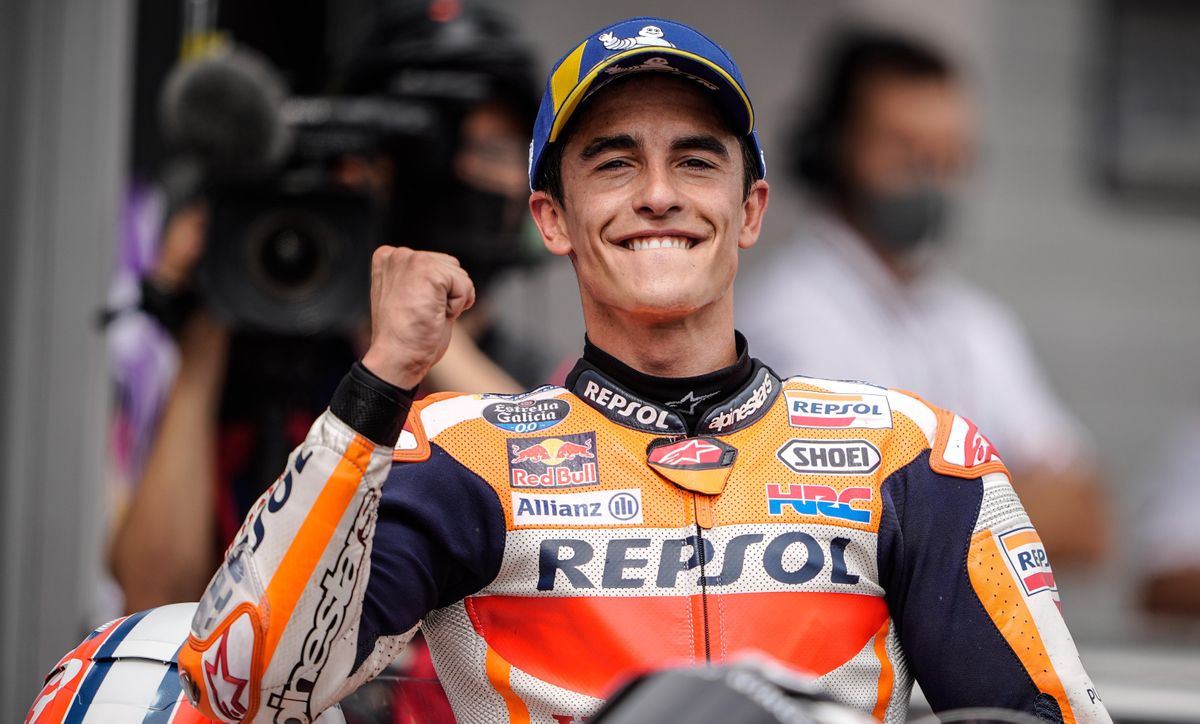 Marc Márquez (Honda), feliz, emocionado y eufórico, en el podio de Sachsenring. Marc Márquez (Honda), feliz, emocionado y eufórico, en el podio de Sachsenring.