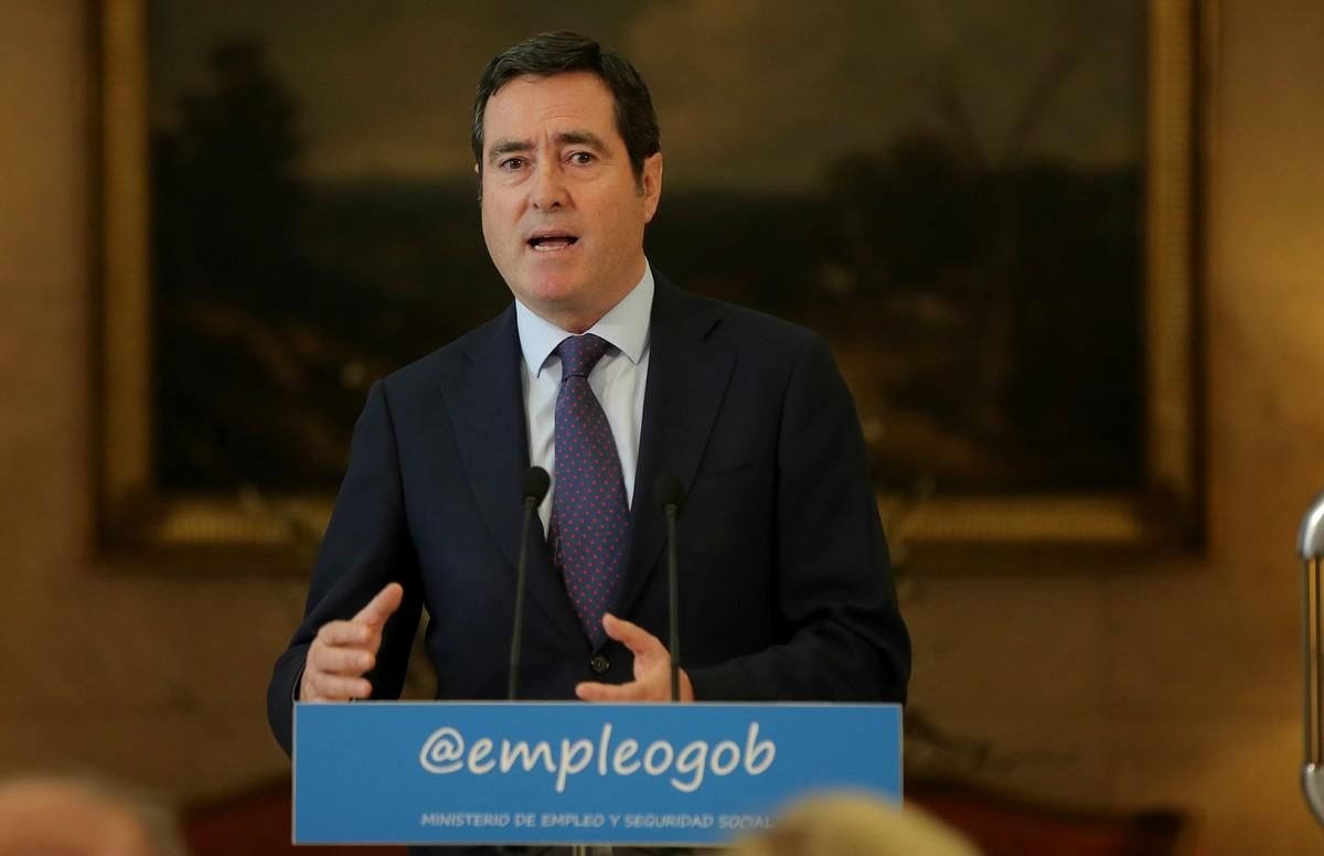 El nou president de la CEOE reclama el Govern que no "esquivi" als empresaris El nou president de la CEOE reclama el Govern que no "esquivi" als empresaris