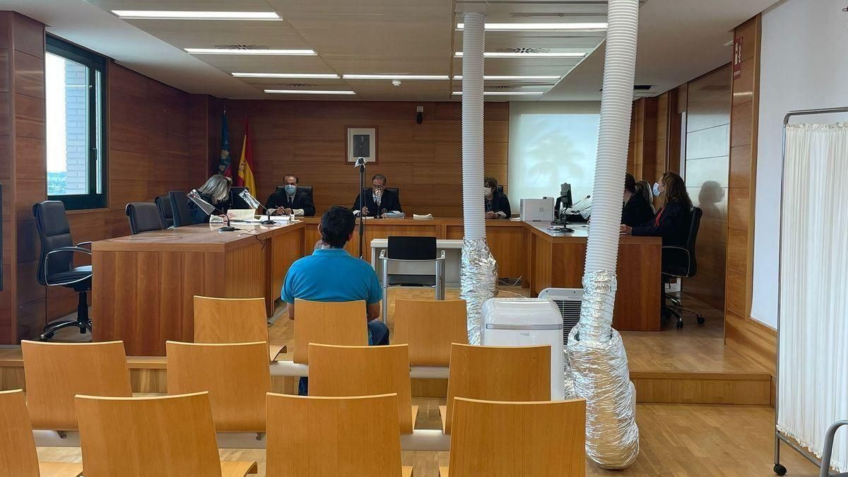 Una joven de Castelló acusa a su padre de años de abusos Una joven de Castelló acusa a su padre de años de abusos