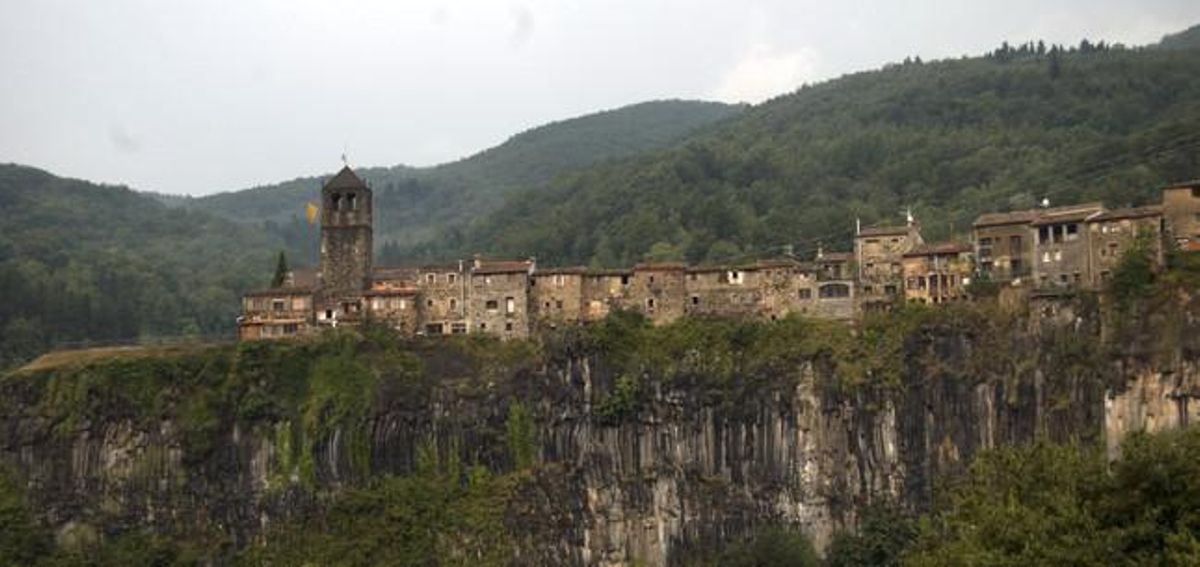 Castellfollit de la Roca, imagen de la usuaria Gema Fuente Castellfollit de la Roca, imagen de la usuaria Gema Fuente