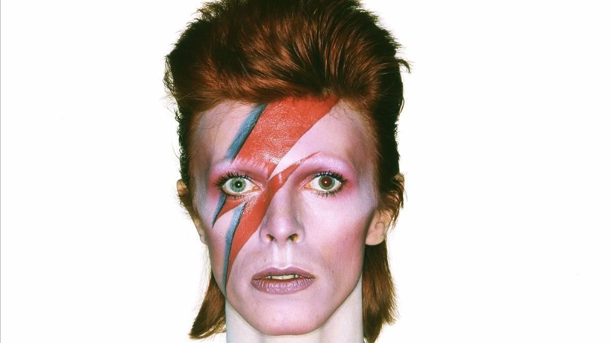 David Bowie, en la época en la que explotaba la ambigüedad sexual. David Bowie, en la época en la que explotaba la ambigüedad sexual.